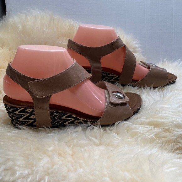 Silver Lining by Alivio Taupe Multi Kiara wedge heel strappy sandal EU 39 US 8.5 - Picture 5 of 10